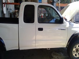 2000 TOYOTA TACOMA PRERUNNER, WHITE, EXTD CAB, 3.4L, AT, 2WD. Z26499
